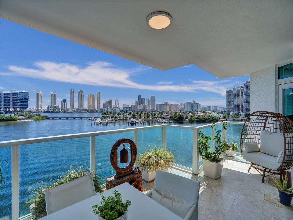 3201 NE 183rd St 704, Aventura, Floride 33160, États-Unis