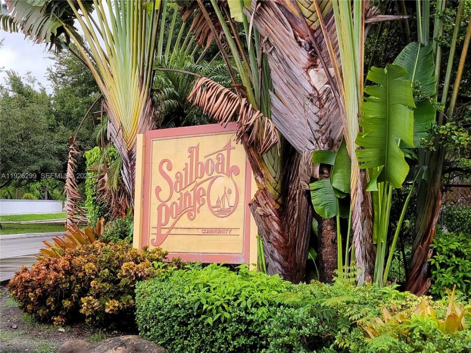 2420 NW 33rd St 1011, Oakland Park, Florida 33309, Amerika Birleşik Devletleri