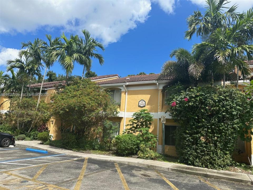 2420 NW 33rd St 1011, Oakland Park, Florida 33309, Amerika Birleşik Devletleri