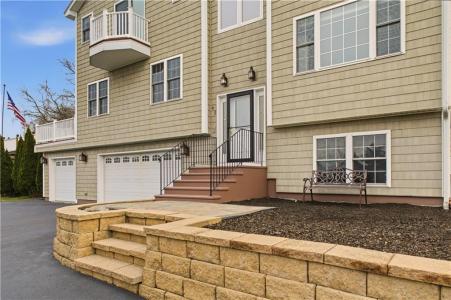 42 Lewis Street, Tiverton, Rhode Island 02878, USA