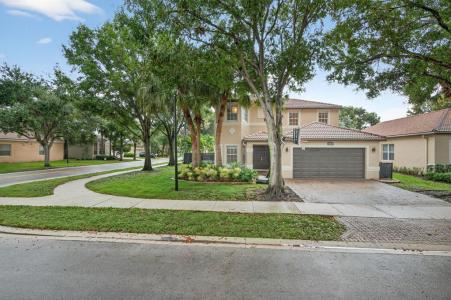 5784 NW 49th Ln, Victoria Isles, Coconut Creek, Florida 33073