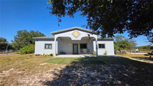 527 PERIMETER RD, La Belle, Florida 33440