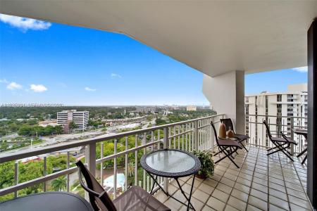2000 Towerside Ter 1905, Miami, Florida 33138, USA