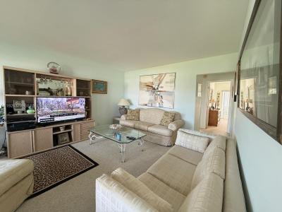 90 Easthampton D 90, West Palm Beach, Florida 33417, USA