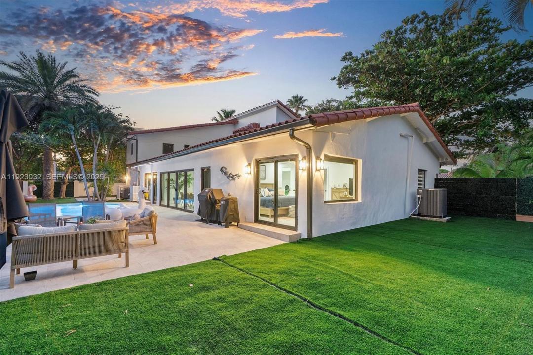 210 NE 107, Miami Shores, 佛罗里达州 33161, 美国