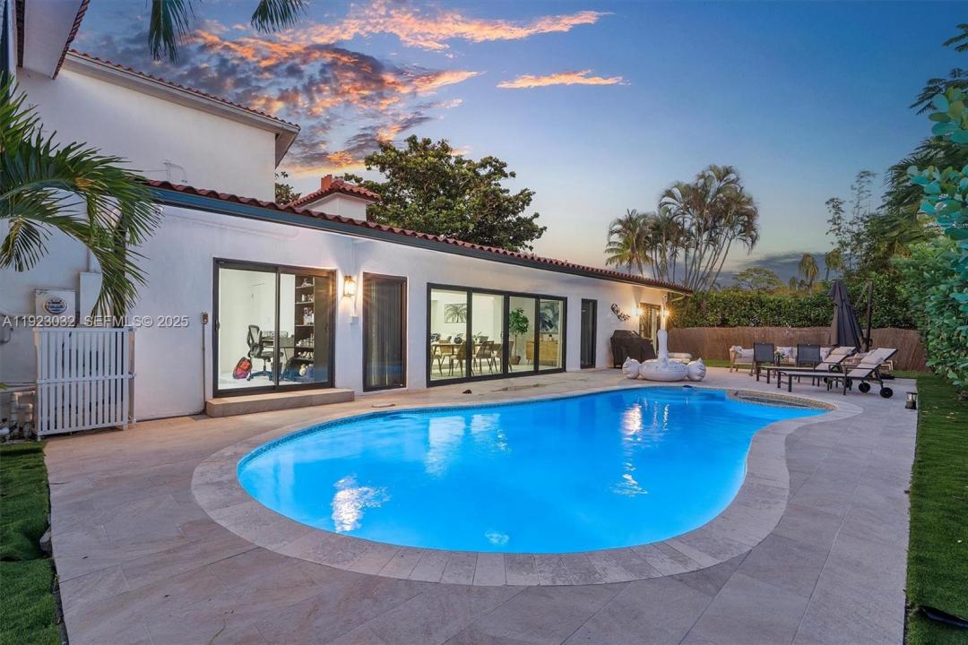 210 NE 107, Miami Shores, 佛罗里达州 33161, 美国