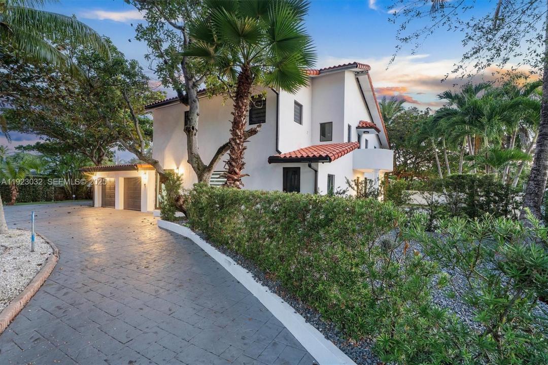 210 NE 107, Miami Shores, 佛罗里达州 33161, 美国