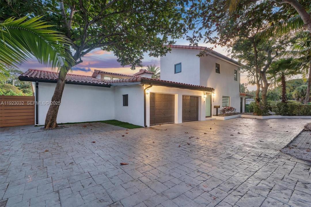 210 NE 107, Miami Shores, 佛罗里达州 33161, 美国