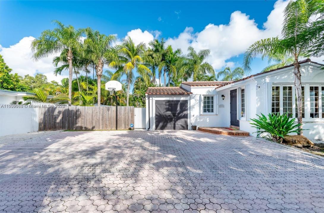 2379 Overbrook St, Coconut Grove, فلوريدا 33133, الولايات المتحدة
