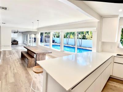 19340 NE 18th Ct, Miami, Florida 33179, USA