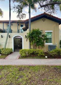 1424 SW 147th Ave, Pembroke Pines, Florida 33027, USA