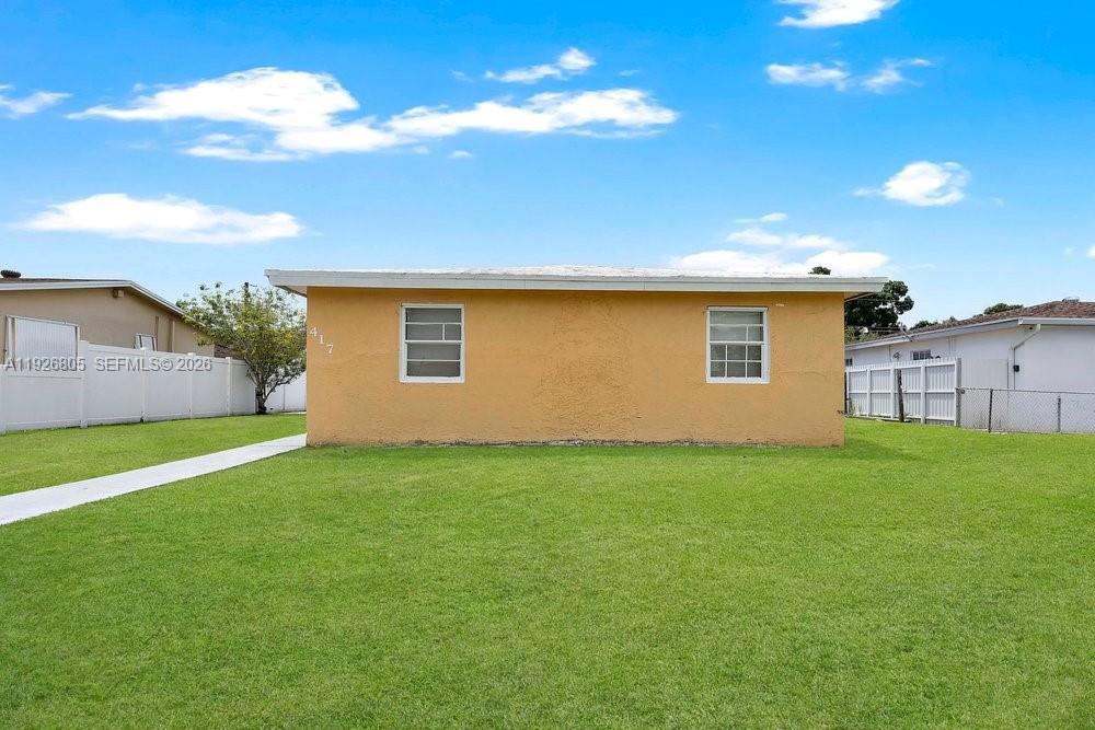 417 SW 3rd St, Hallandale Beach, Florida 33009, Stati Uniti