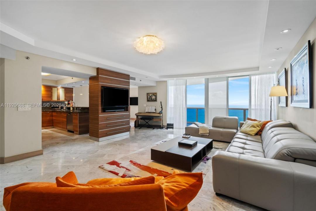 17201 Collins Ave 3505, Sunny Isles Beach, Florida 33160, USA
