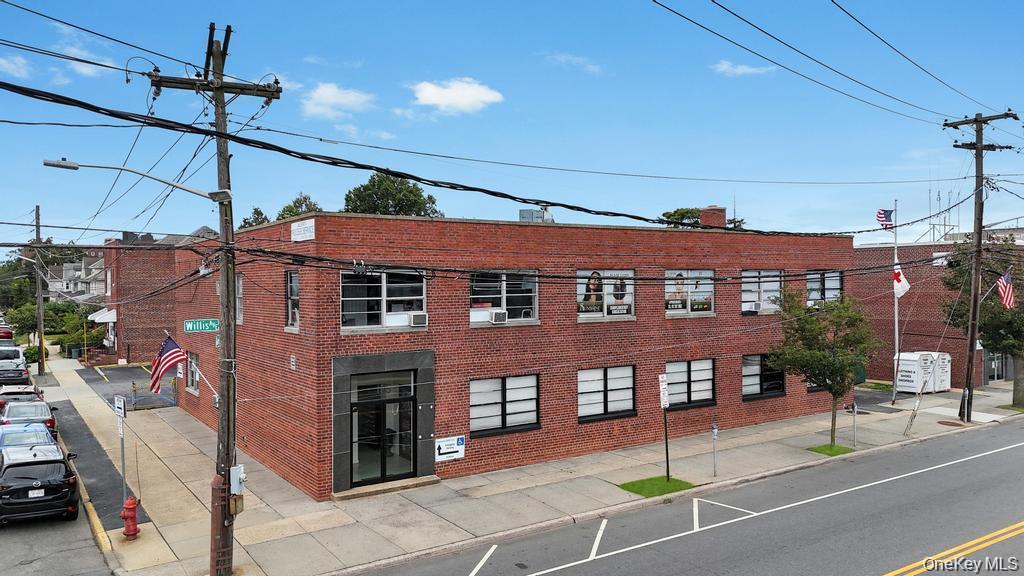 185 Willis Avenue, North Hempstead, New York 11501, USA