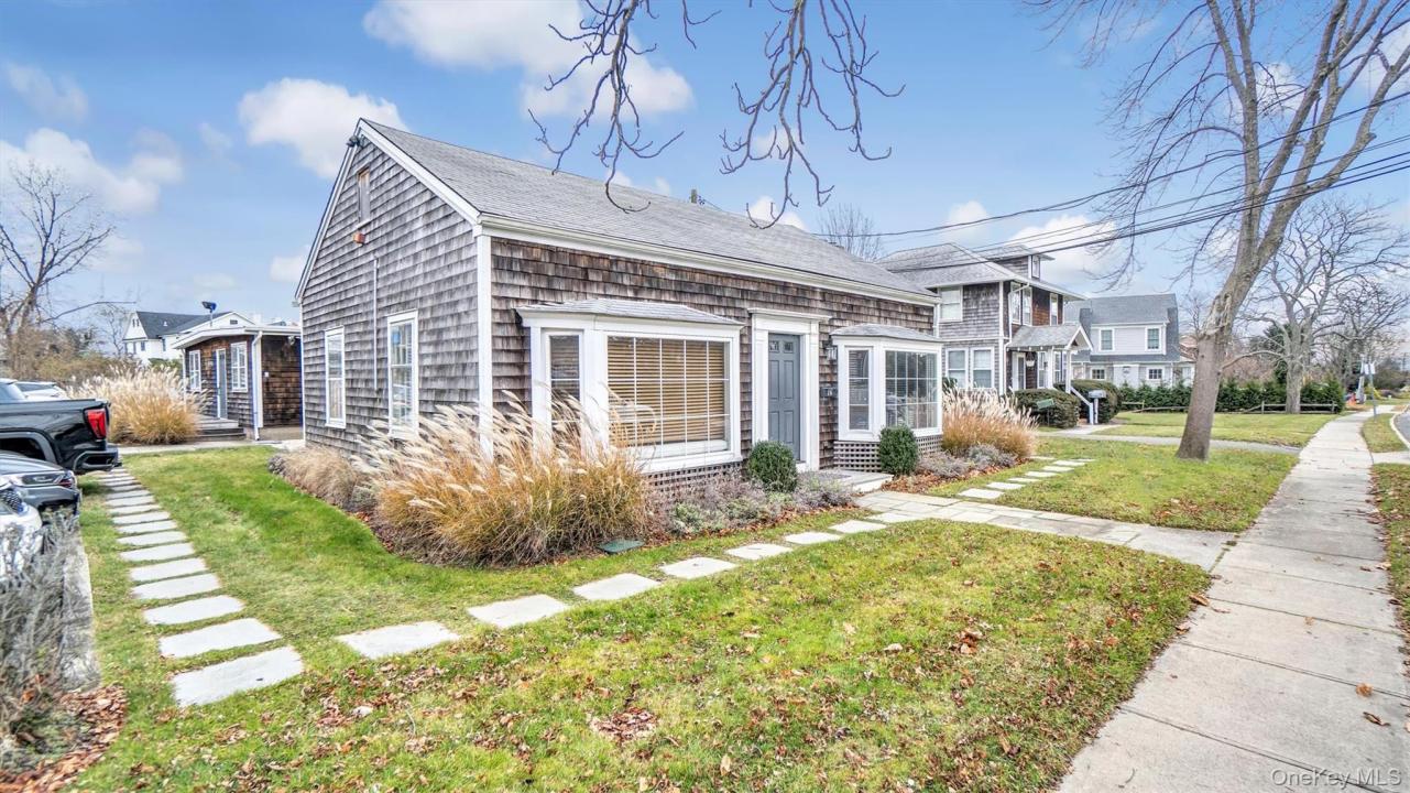 16 Library Avenue, Southampton, New York 11978, USA