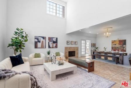 S Bronson Avenue, Los Angeles, 加州 90005, 美國