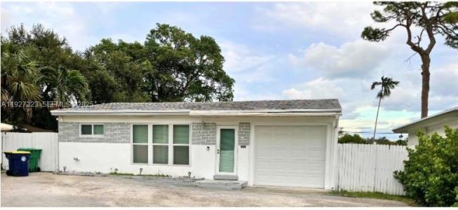 4536 SW 24th Ave, Dania Beach, Florida 33312, USA