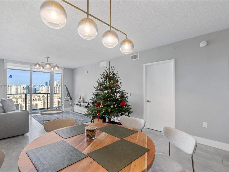 300 Sunny Isles Blvd 4-1405, Sunny Isles Beach, Florida 33160, Amerika Birleşik Devletleri