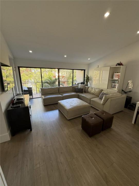 9001 SW 94th St 208, Miami, Florida 33176, USA