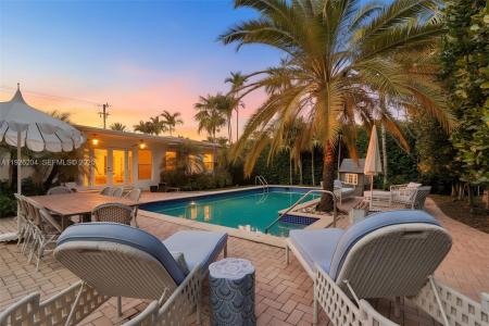 10121 E Broadview Dr, Bay Harbor Islands, Florida 33154