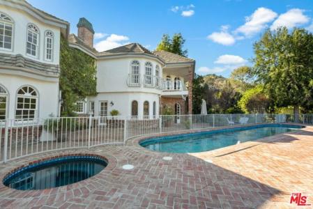 Ellenboro Way, Woodland Hills, California 91364