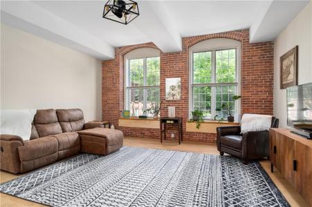 2 School Street 108, Lincoln, RI 02802, USA