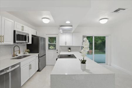 3330 N 72nd Ter, Hollywood, Florida 33024, USA