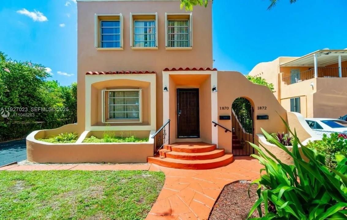 1872 SW 9th St, Miami, Florida 33135, USA