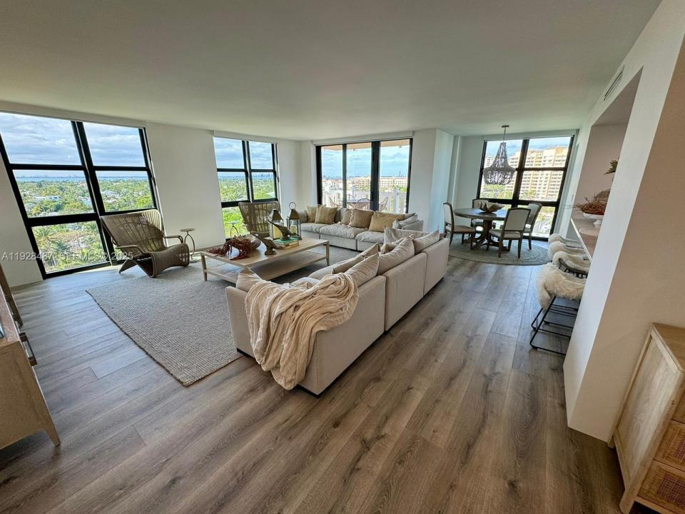 1121 Crandon Blvd E1001, Key Biscayne, Florida 33149, USA