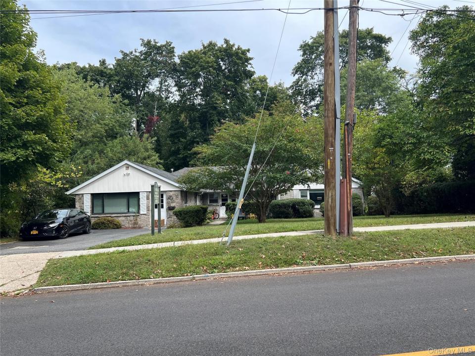 118 Nassau Road, Huntington, New York 11743, USA