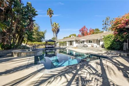 N Theodora, Covina, カリフォルニア 91724, アメリカ合衆国