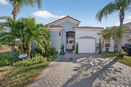 10101 sw 162 ct, Kendall, Florida 33196