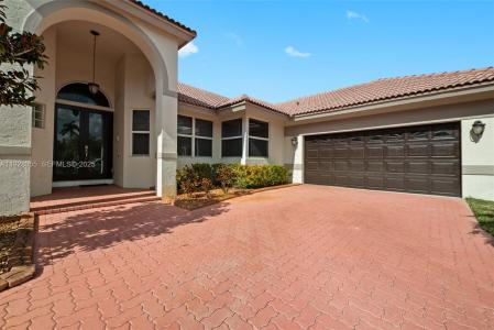 600 E Cypress Pointe Dr E, Pembroke Pines, Florida 33027, USA