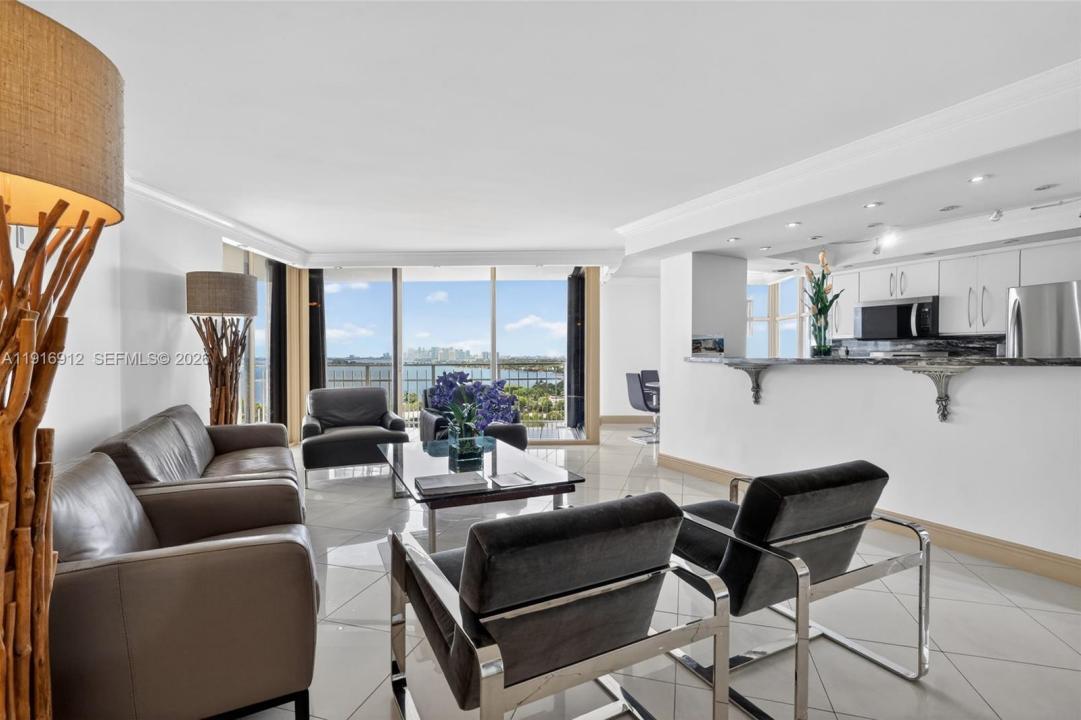 4000 Towerside Ter 1612, Miami, Florida 33138, USA