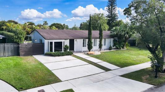 10511 SW 122nd Ct, Miami, Florida 33186, USA