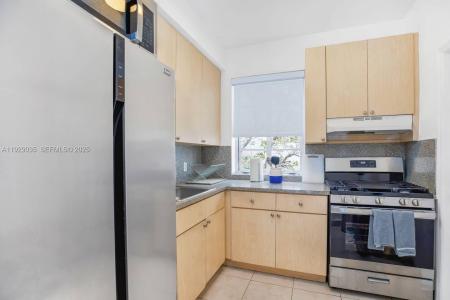 301 86th St 303-3A, Miami Beach, Florida 33141, USA