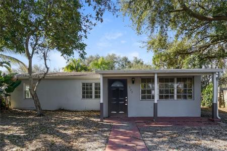 122 Allen Rd, West Park, Florida 33023, USA