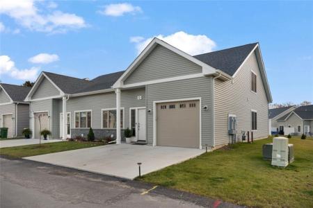 12 West Valley Circle, West Warwick, Rhode Island 02893, USA