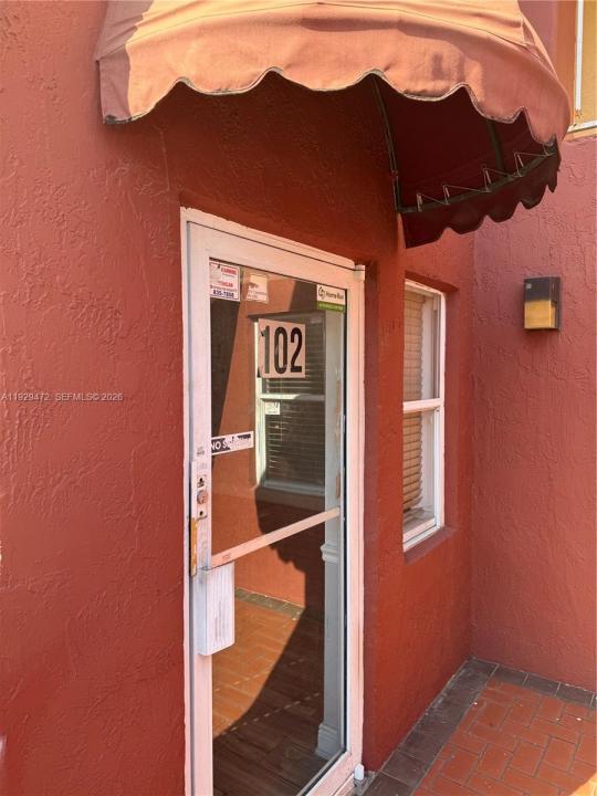 7400 NW 7th St Unit 2, Miami, Florida 33126, Stati Uniti