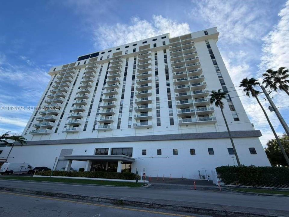 13499 Biscayne Blvd 1206, North Miami, Floride 33181, États-Unis
