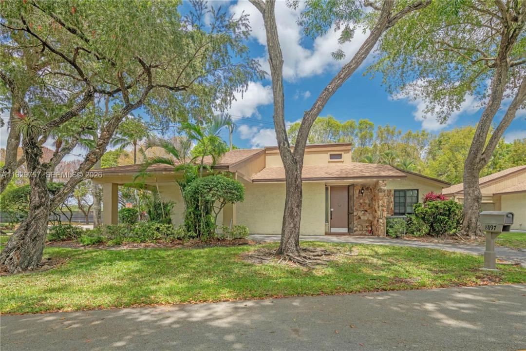 8097 Royal Palm Cir, Tamarac, Floride 33321, États-Unis