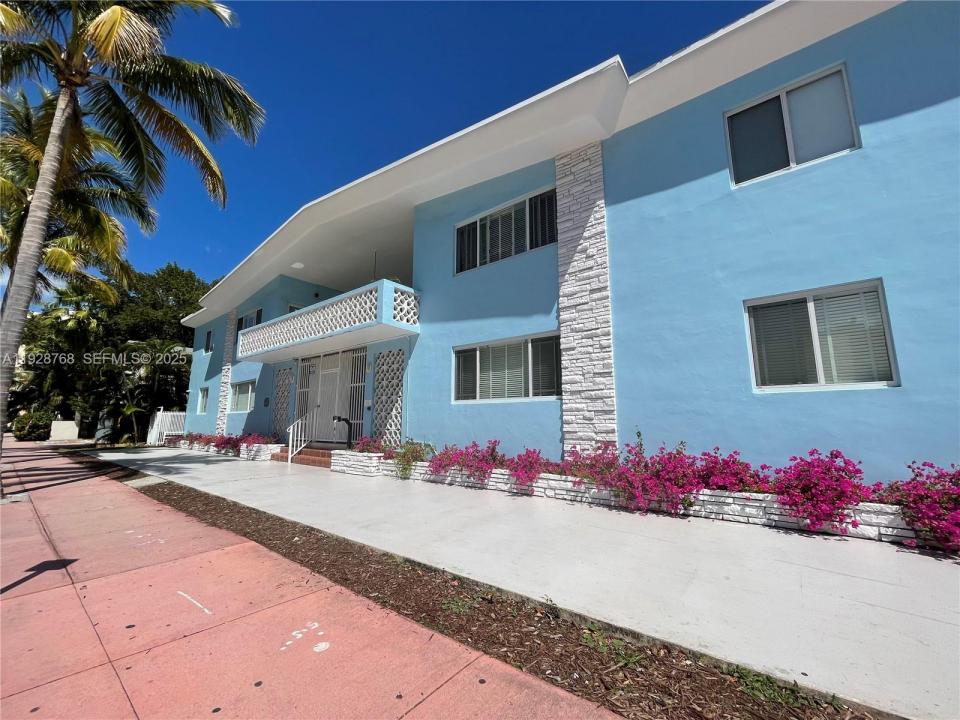 401 Collins Ave 21, Miami Beach, Florida 33139, USA