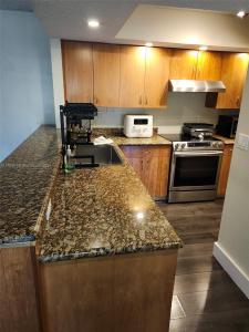 8540 SW 212th St 303, Cutler Bay, Florida 33189, USA