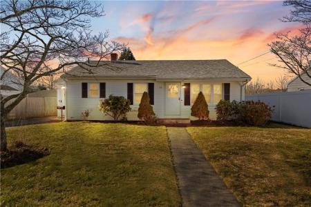 52 Earl Street, West Warwick, RI 02893, USA