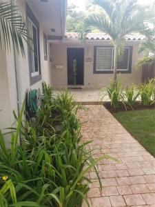 2369 Overbrook St, Miami, Florida 33133