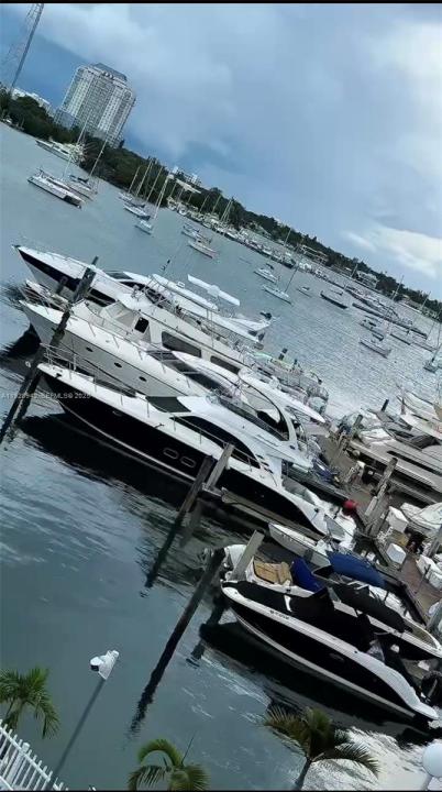 7904 West Dr 315, North Bay Village, フロリダ 33141, アメリカ合衆国