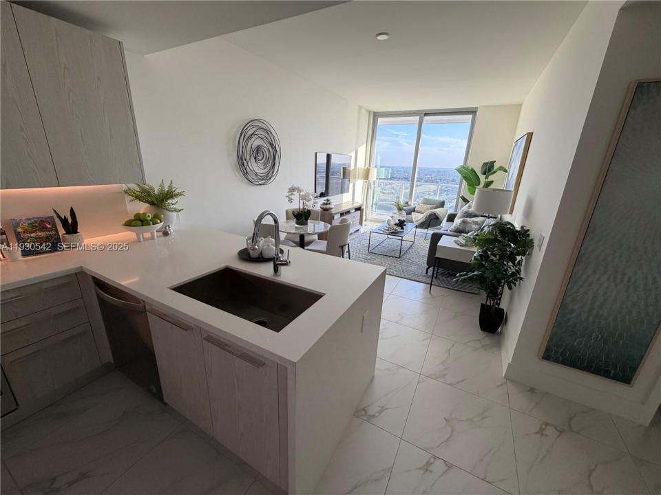2000 Metropica Way 2108, Sunrise, Floride 33323, États-Unis