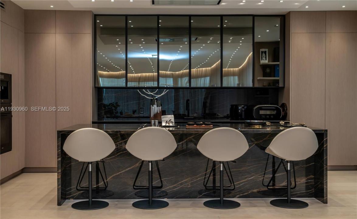 10101 Collins Ave 4A, Bal Harbour, Floride 33154, États-Unis