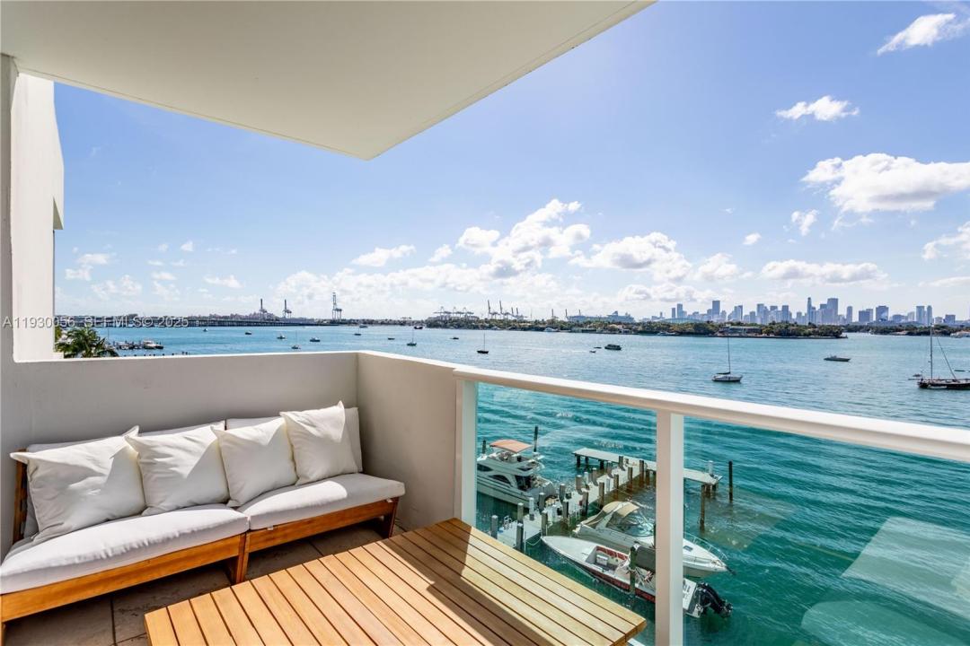 1200 West Ave 526, Miami Beach, Floride 33139, États-Unis