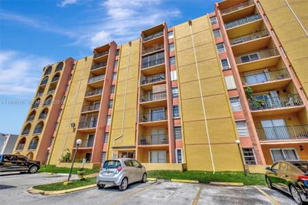 4801 NW 7th St 210-16, Miami, Florida 33126, USA